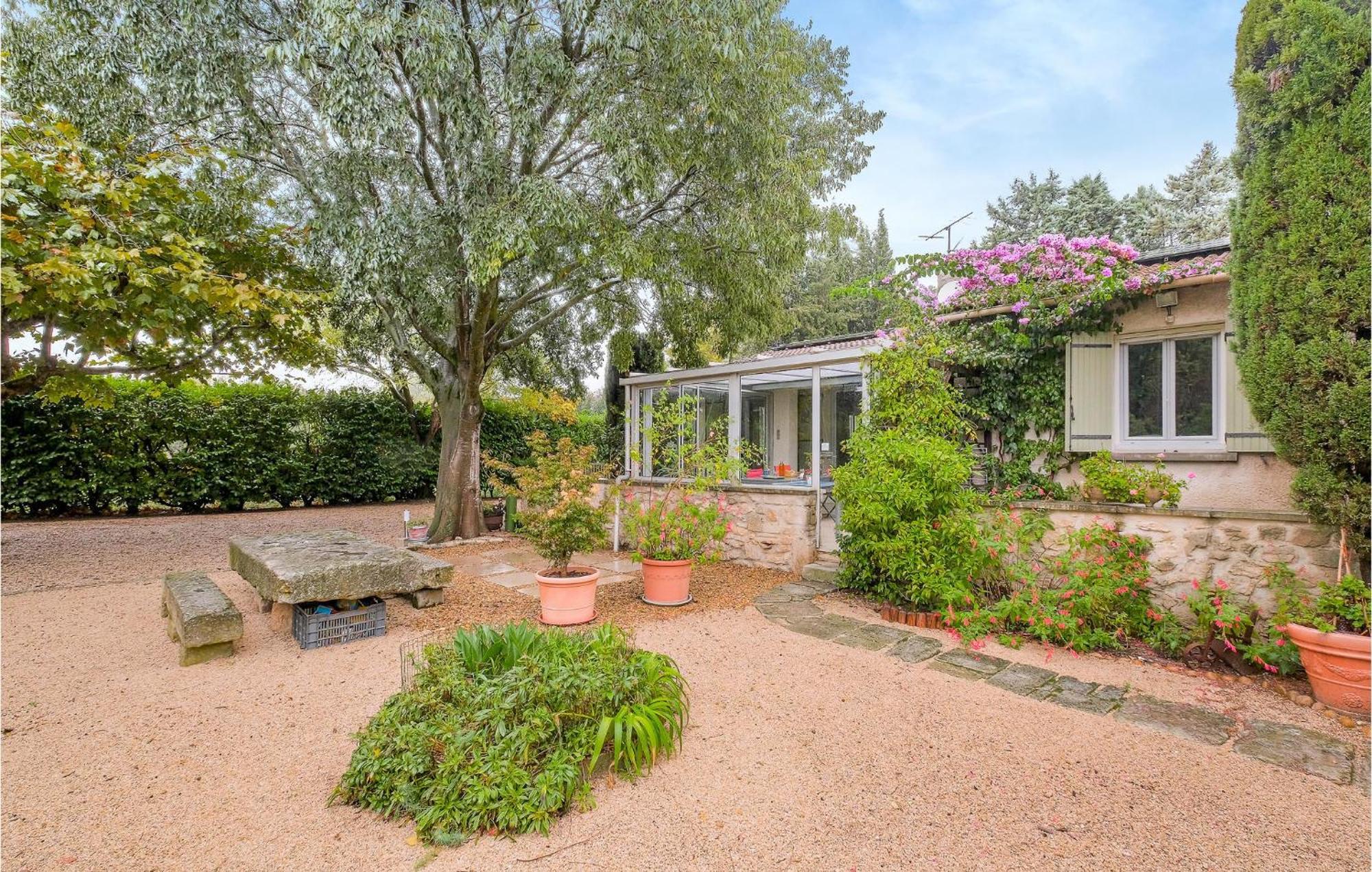 Beautiful Home In Saint-Rémy-de-Provence Buitenkant foto